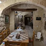 Traditional Maltese House In Centre Of Town 3*