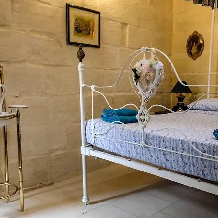 Traditional Maltese House In Centre Of Town 3* Mosta