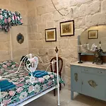 Gasthuis Traditional Maltese House In Centre Of Town