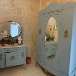 Traditional Maltese House In Centre Of Town 3*