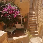 Traditional Maltese House In Centre Of Town Gasthuis Mosta
