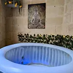 Gasthuis Traditional Maltese House In Centre Of Town