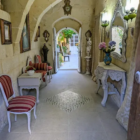 Traditional Maltese House In Centre Of Town 3* Mosta