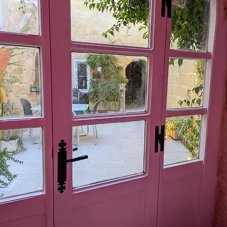 Traditional Maltese House In Centre Of Town Gasthuis