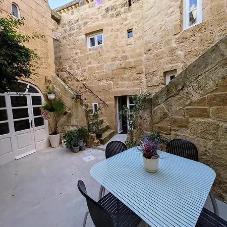 Gasthuis Traditional Maltese House In Centre Of Town 3*