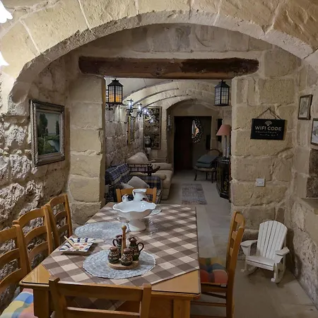 Traditional Maltese House In Centre Of Town 3*