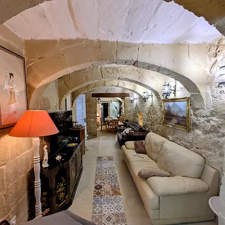 Traditional Maltese House In Centre Of Town 3* Mosta